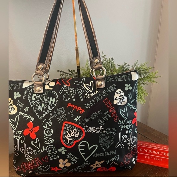 Coach Poppy Glam Tote With Graffiti Print - Picture 2 of 16